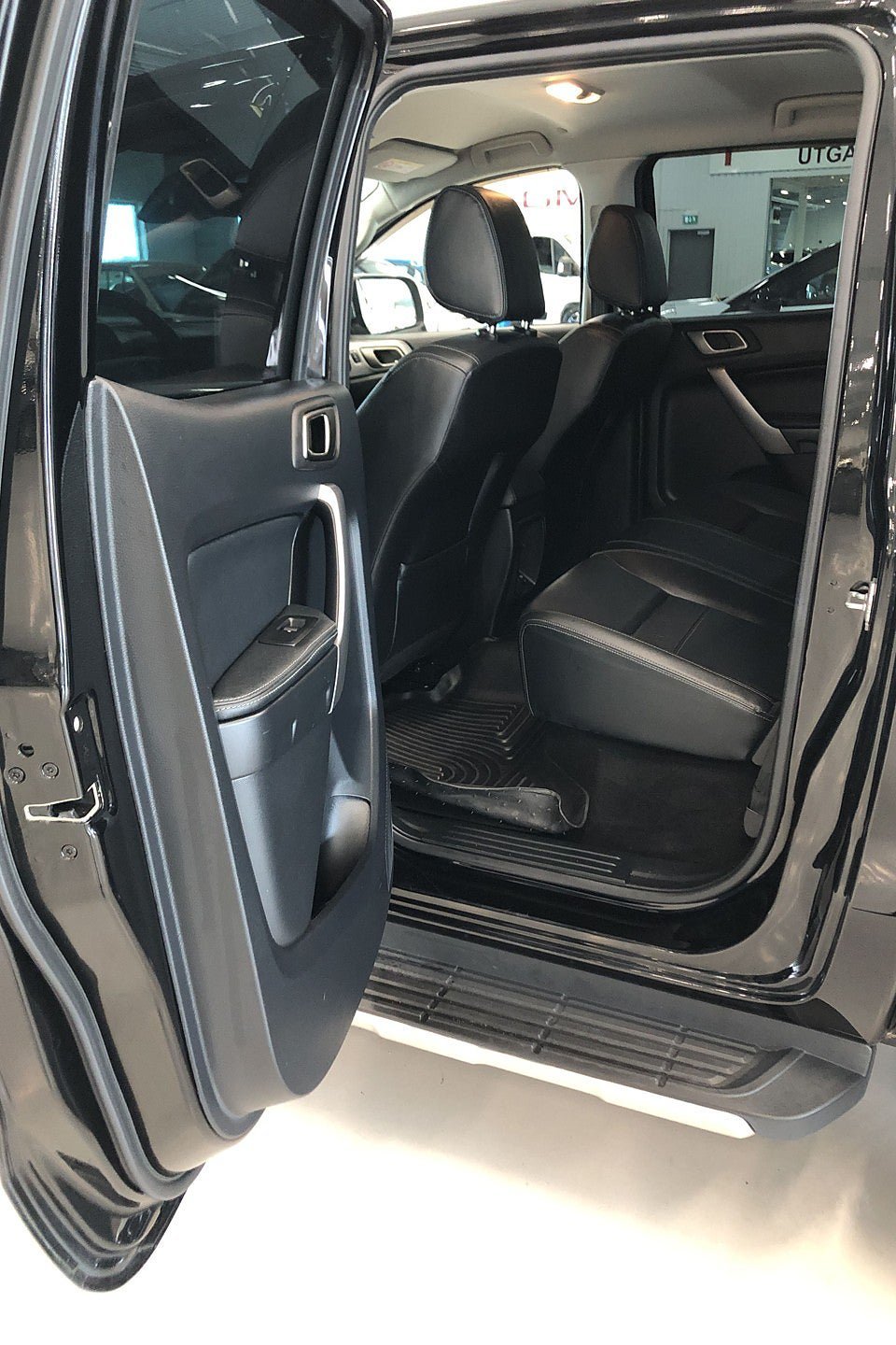 Vehicle Image 8