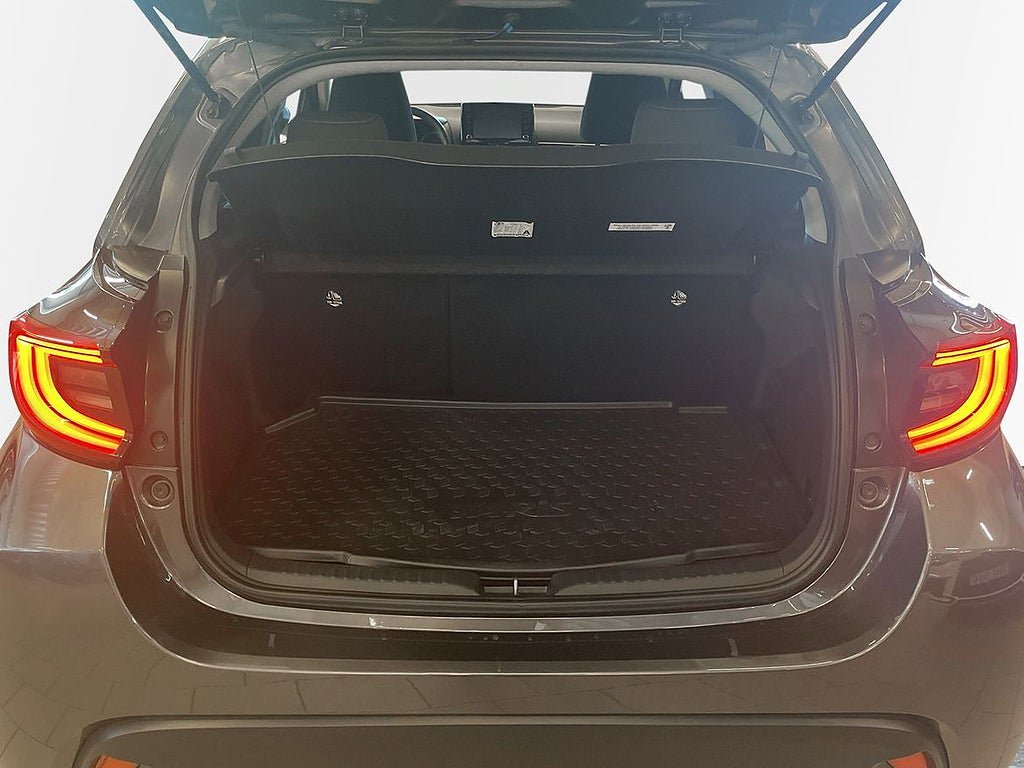 Vehicle Image 12