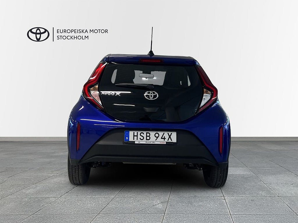 Vehicle Image 4