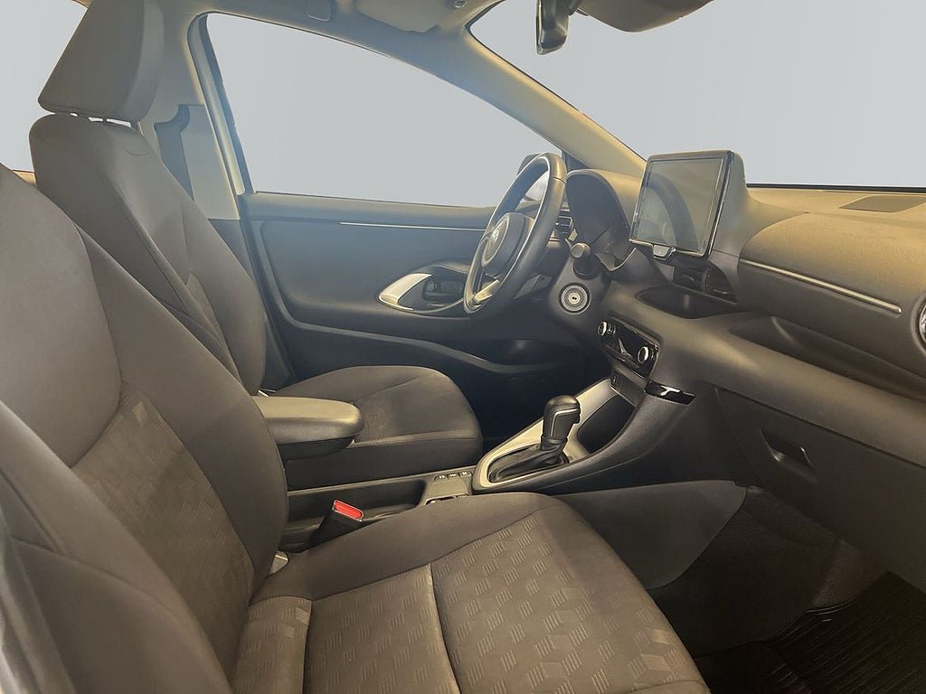 Vehicle Image 6