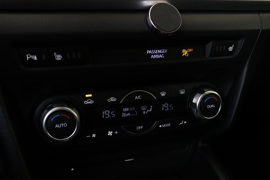 Vehicle Image 17