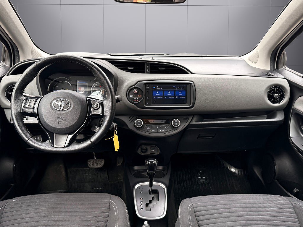 Vehicle Image 9