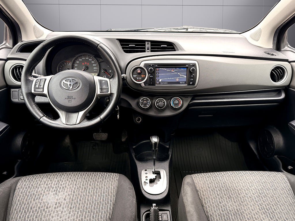 Vehicle Image 9