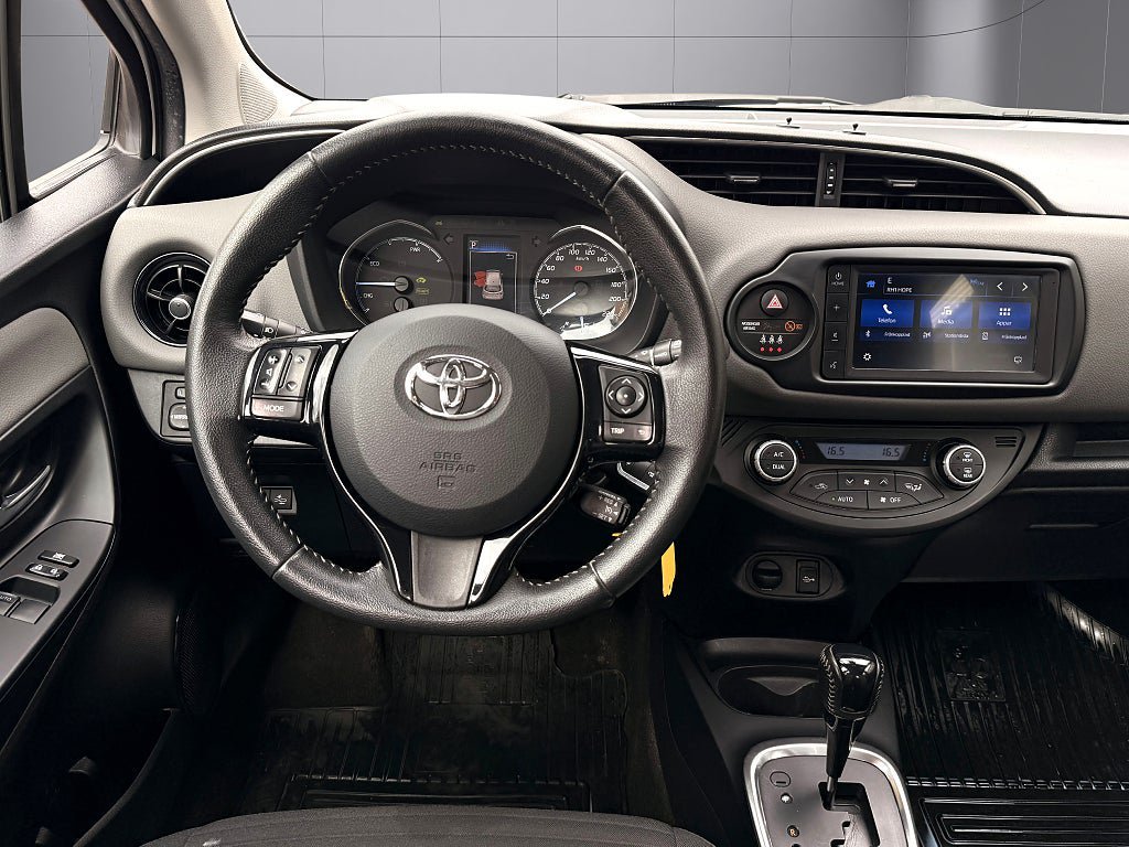 Vehicle Image 10