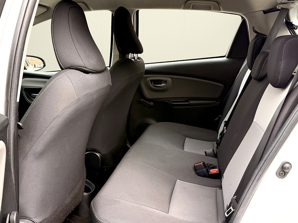 Vehicle Image 15