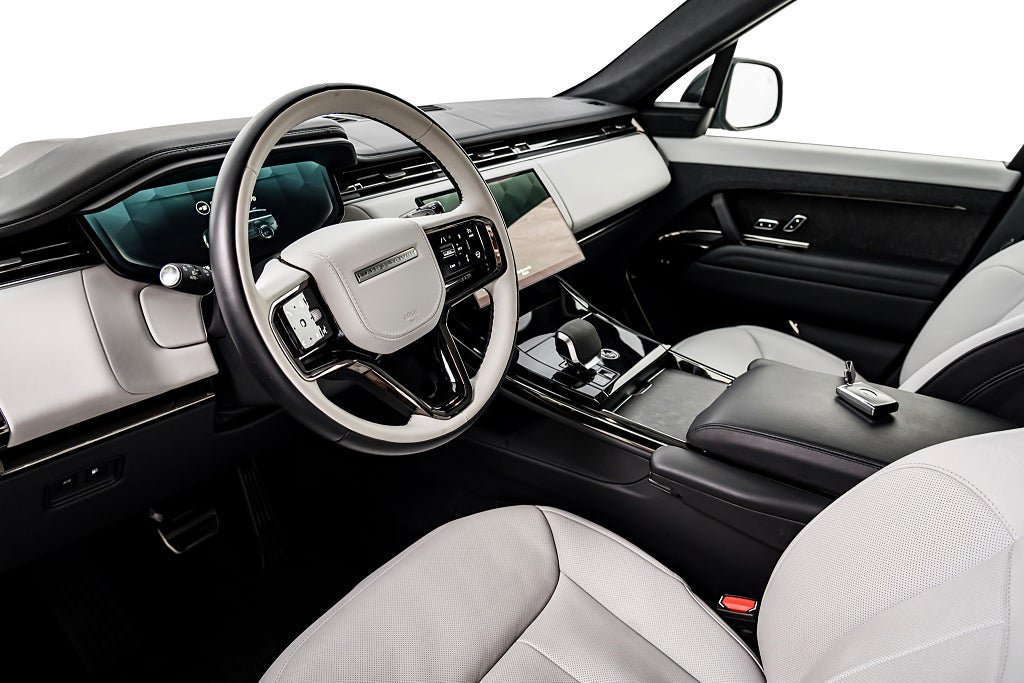Vehicle Image 12