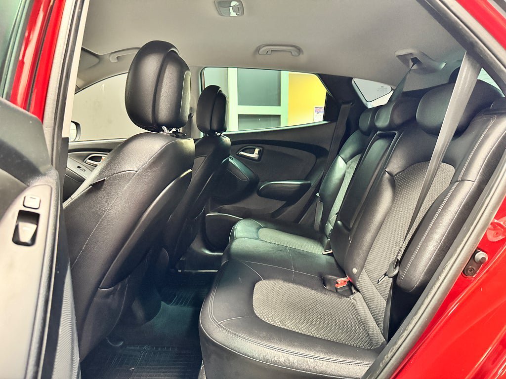 Vehicle Image 8