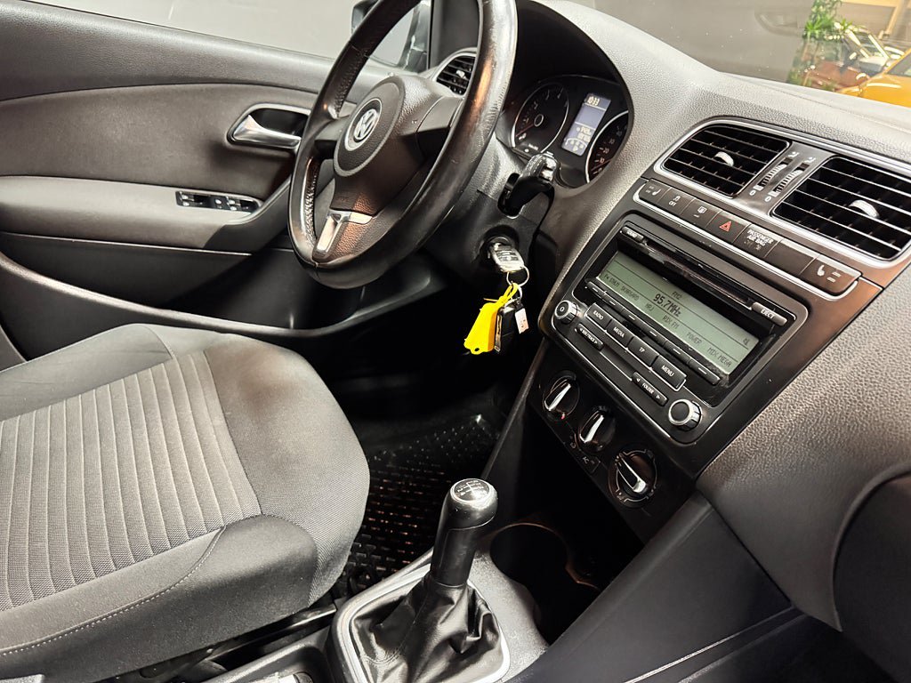 Vehicle Image 10