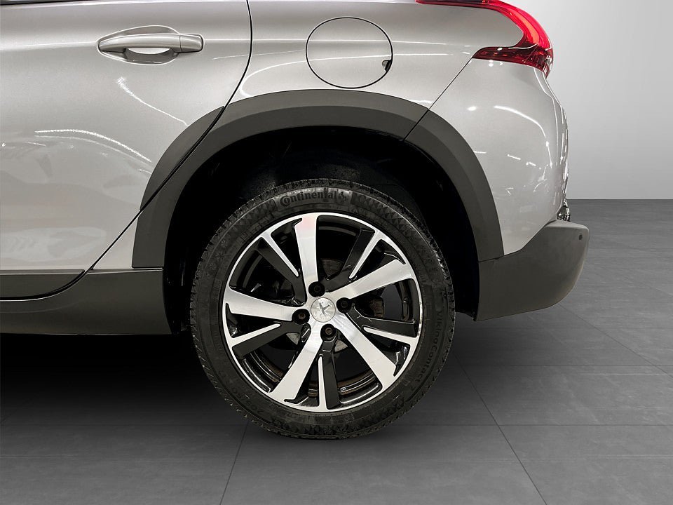 Vehicle Image 19