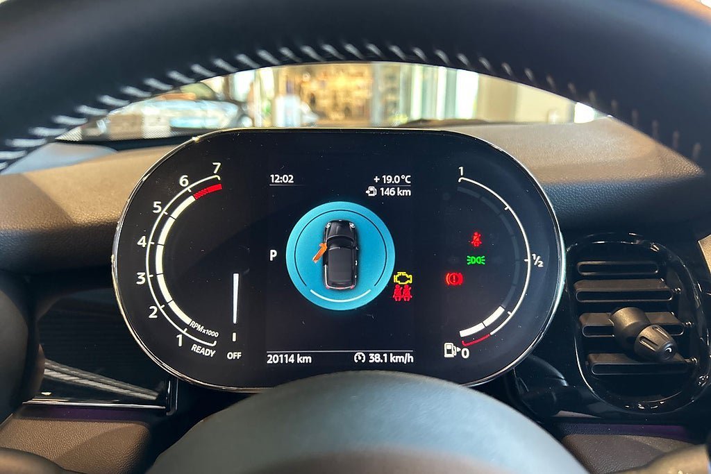 Vehicle Image 16