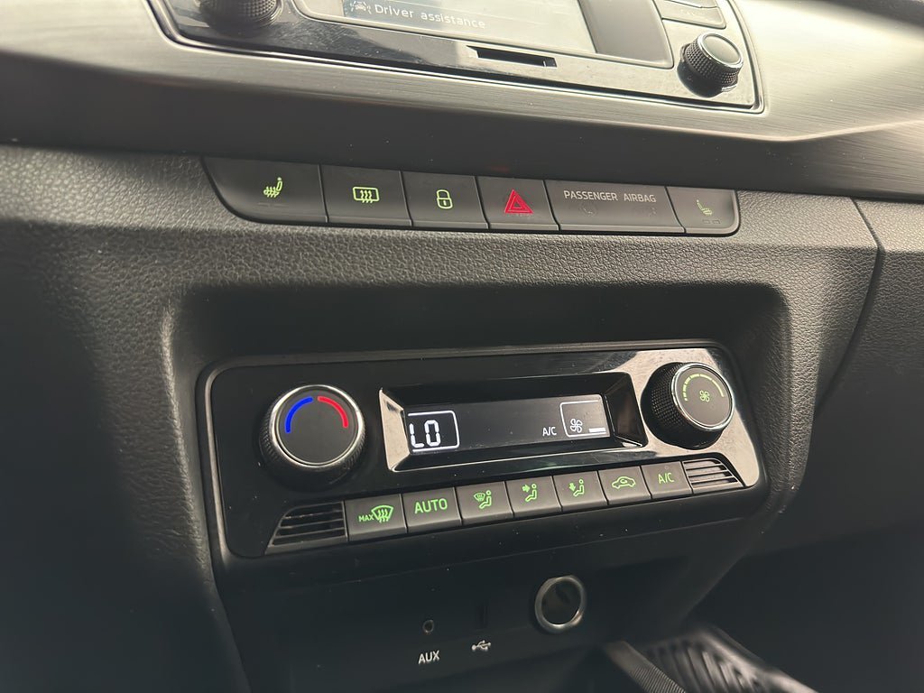 Vehicle Image 24