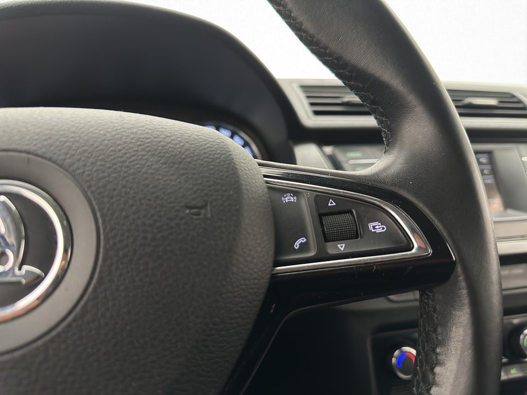 Vehicle Image 26