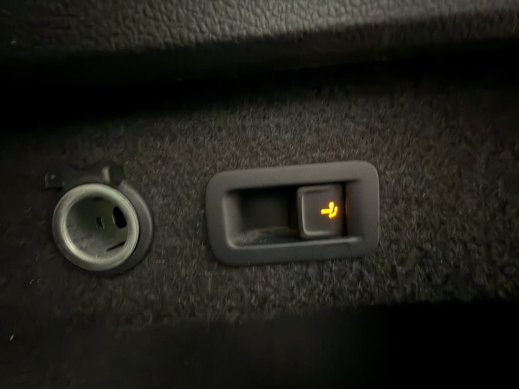 Vehicle Image 25