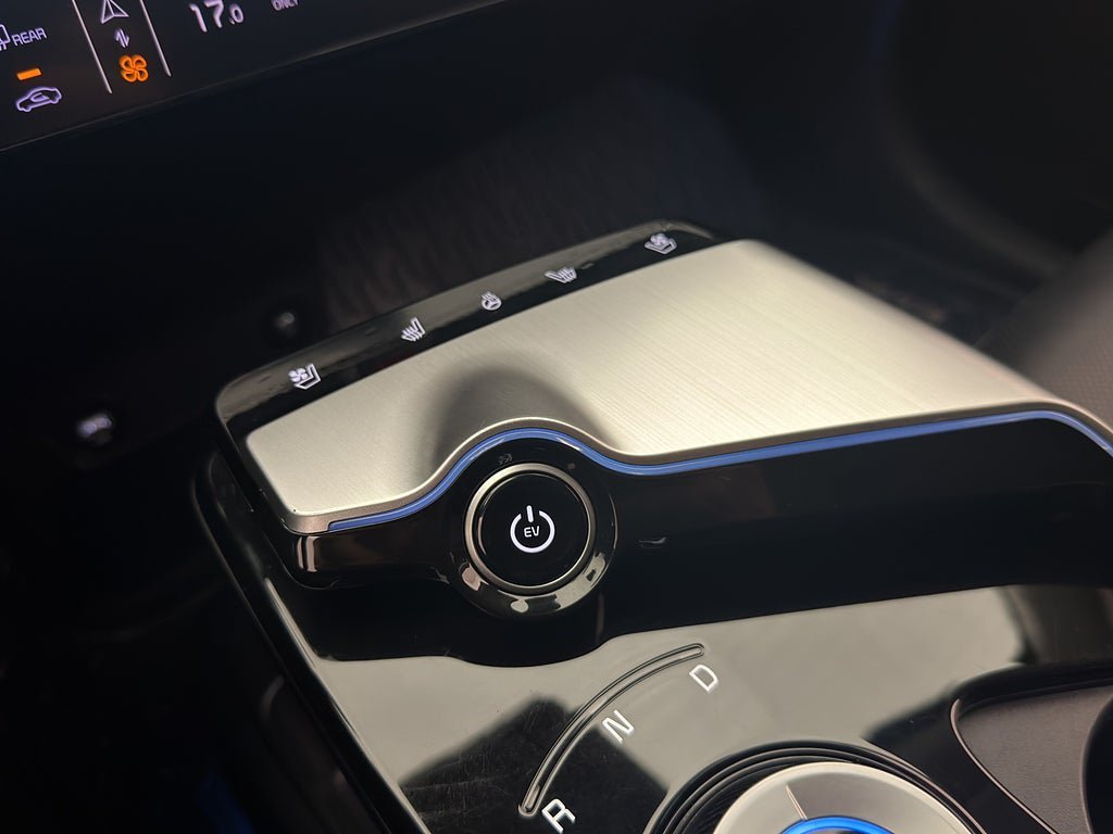 Vehicle Image 25