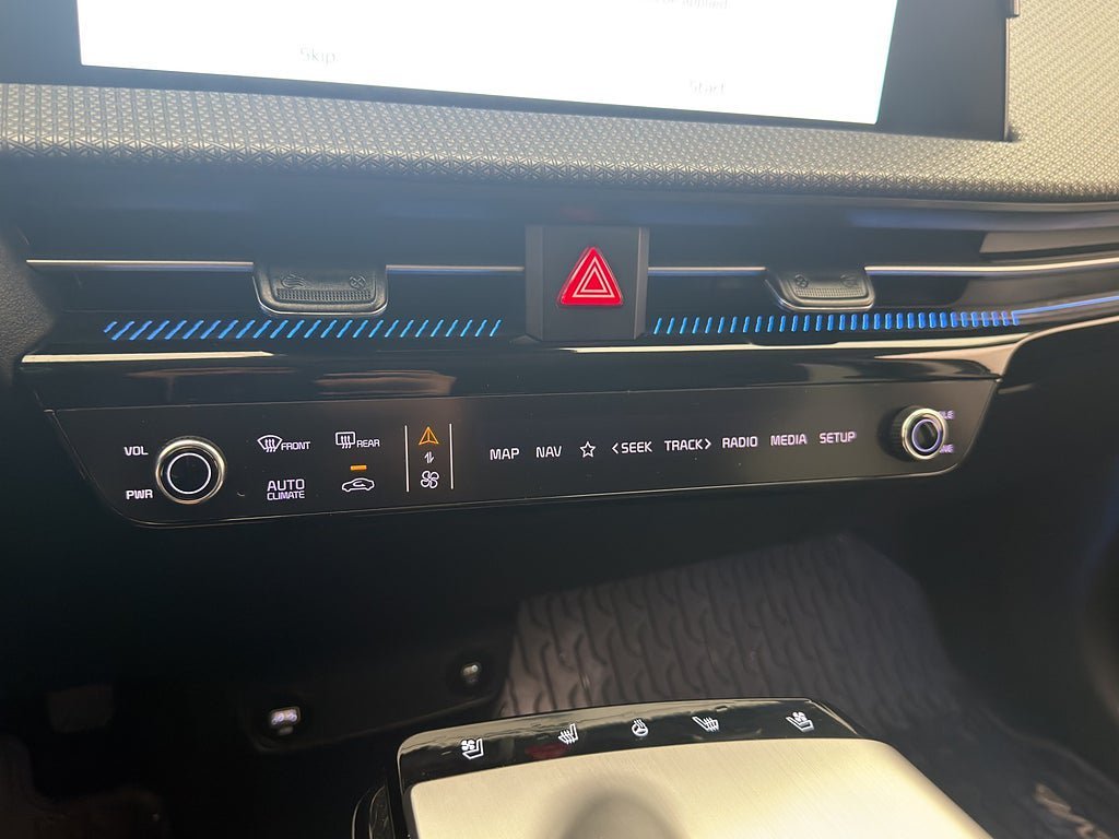 Vehicle Image 27