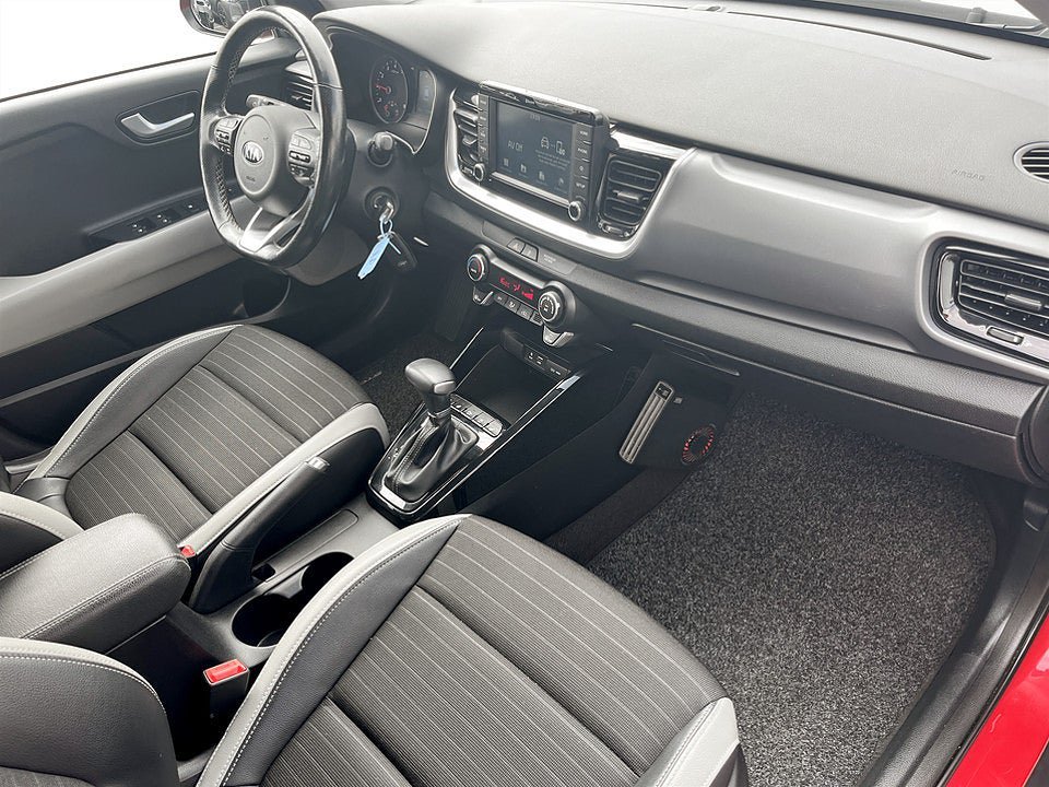 Vehicle Image 12