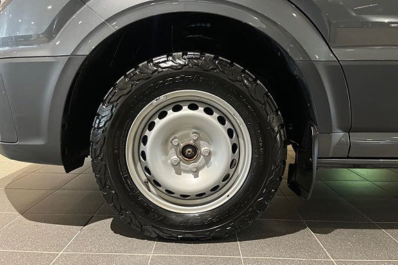 Vehicle Image 26