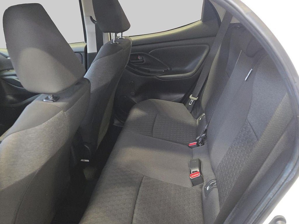 Vehicle Image 10