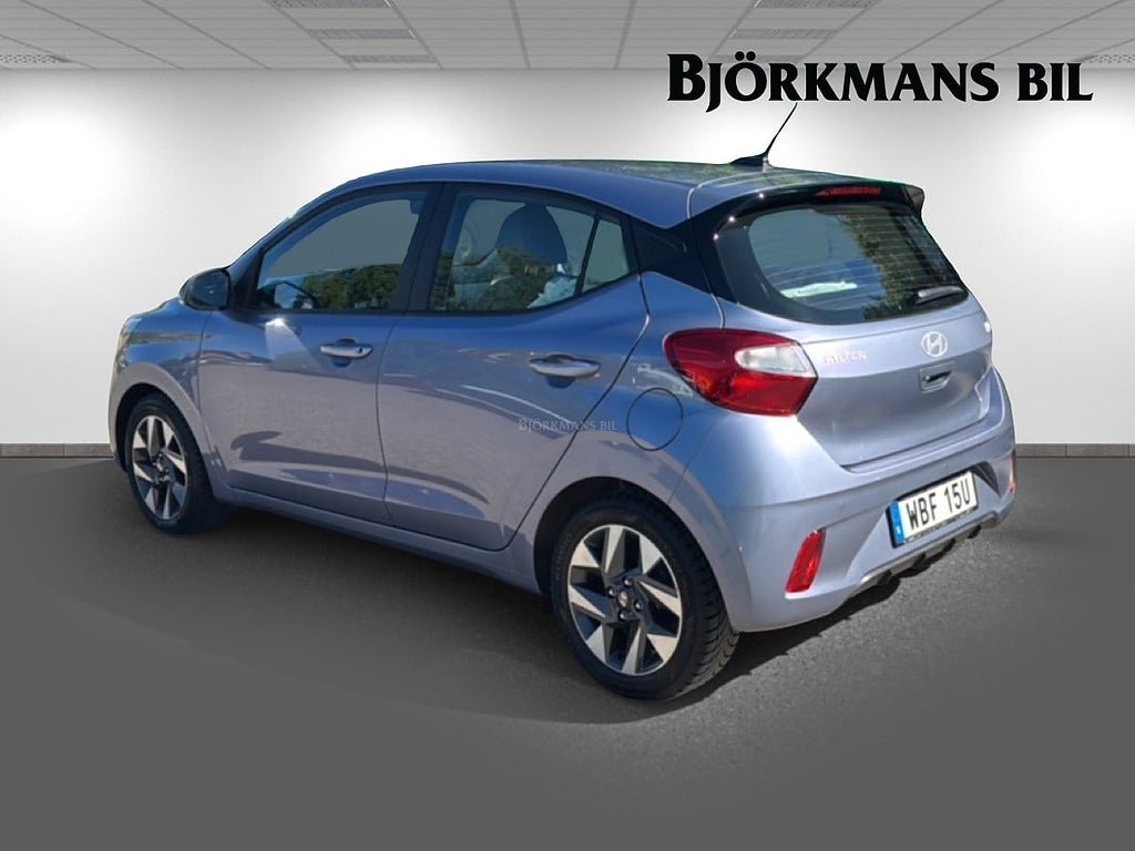 Vehicle Image 6