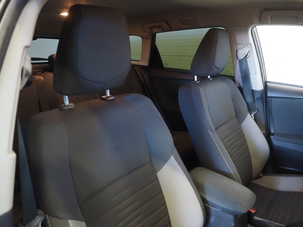 Vehicle Image 9