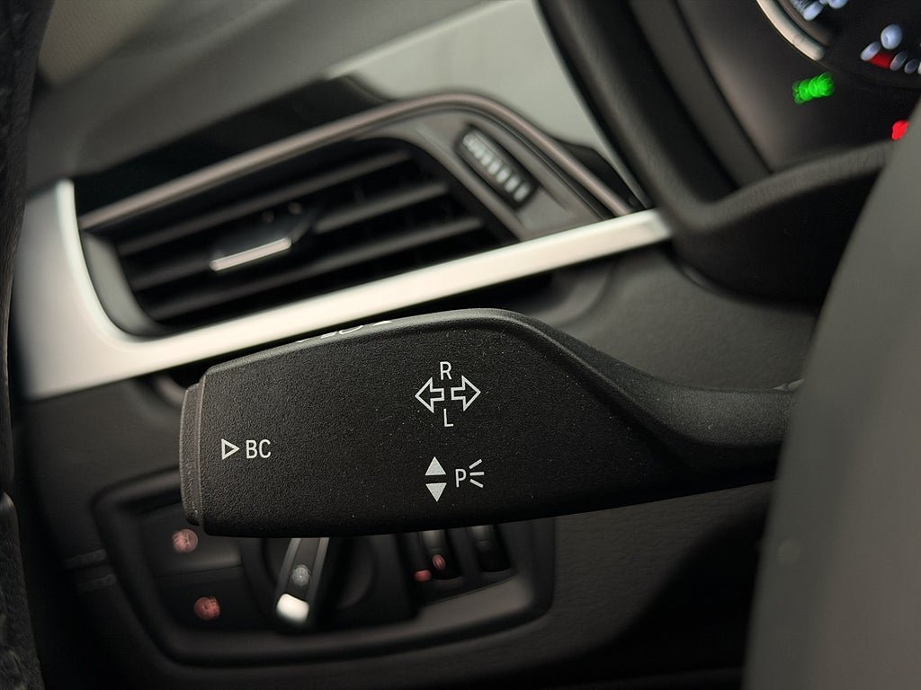 Vehicle Image 28