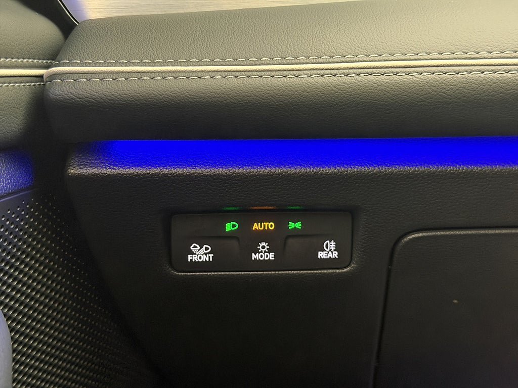 Vehicle Image 35