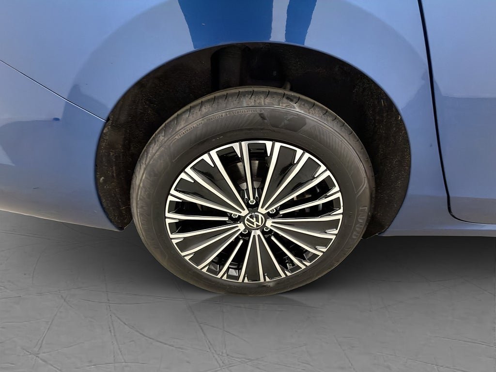 Vehicle Image 38