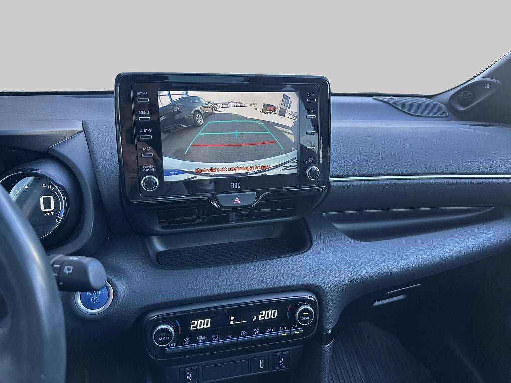Vehicle Image 19