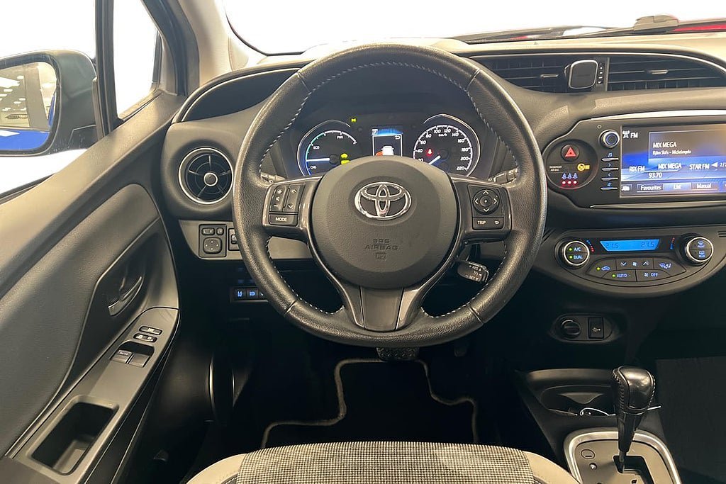 Vehicle Image 11