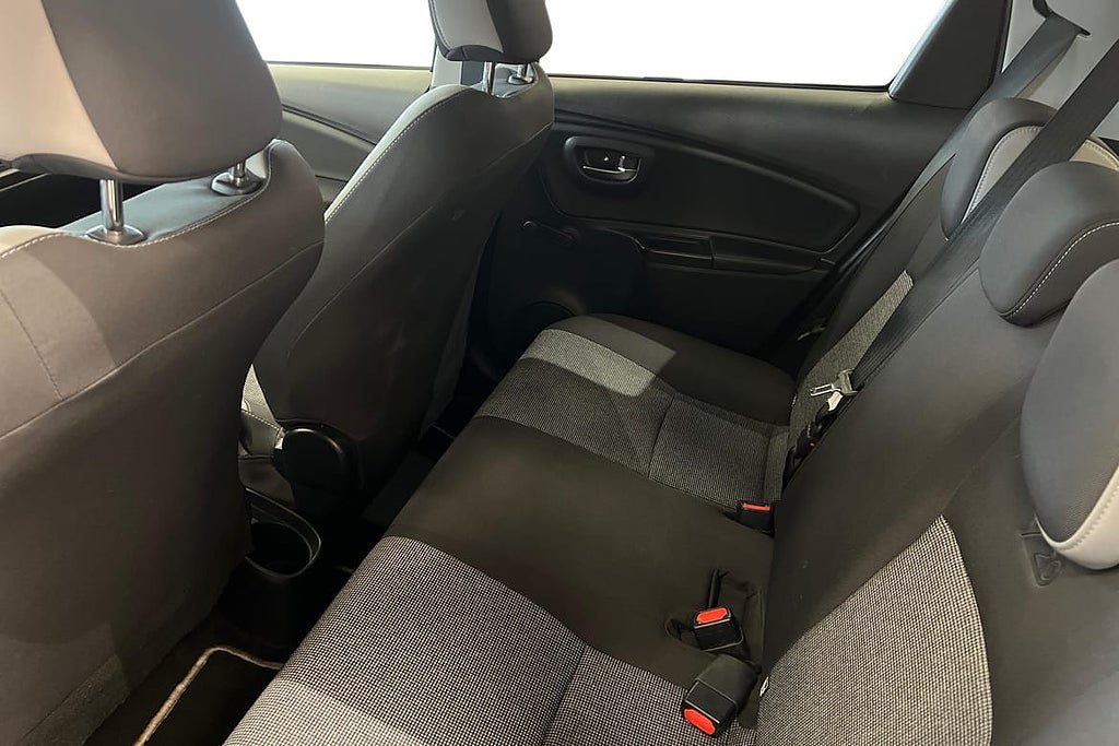 Vehicle Image 13