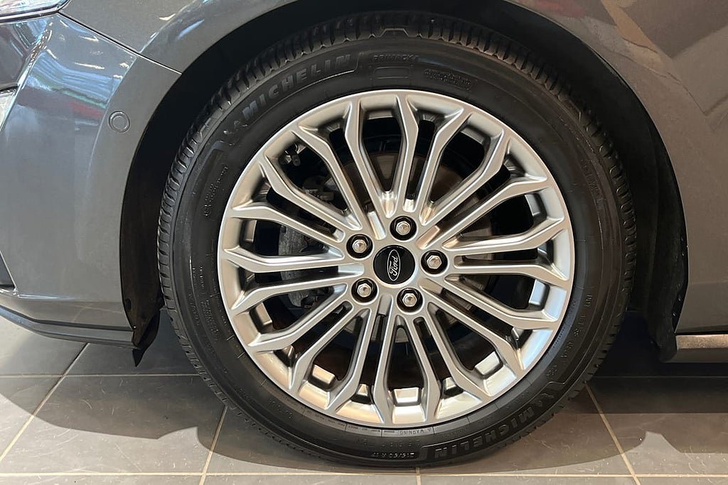 Vehicle Image 17