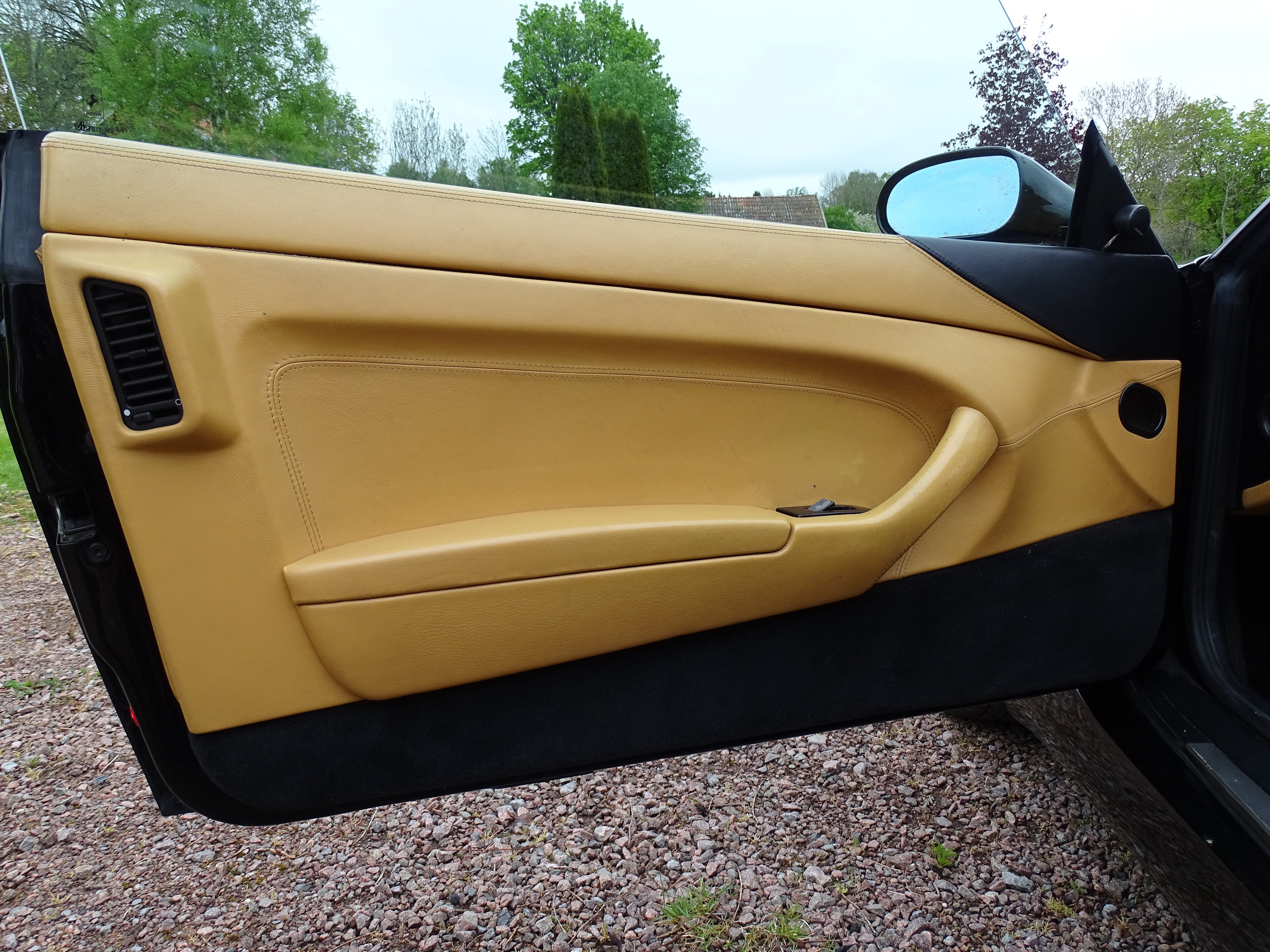 Vehicle Image 32