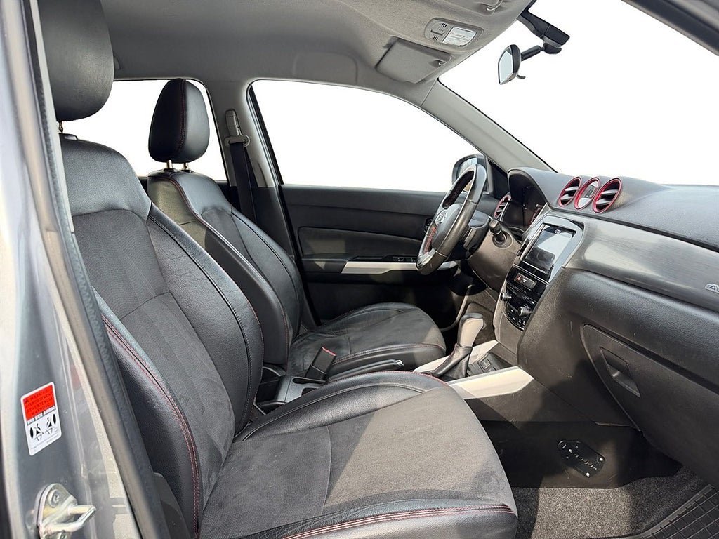Vehicle Image 6