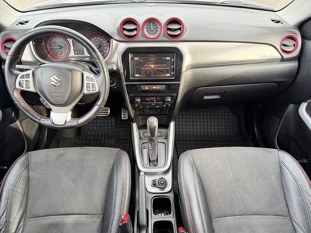 Vehicle Image 12