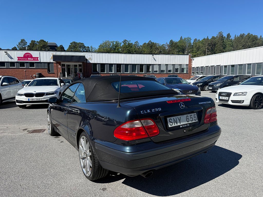 Vehicle Image 23