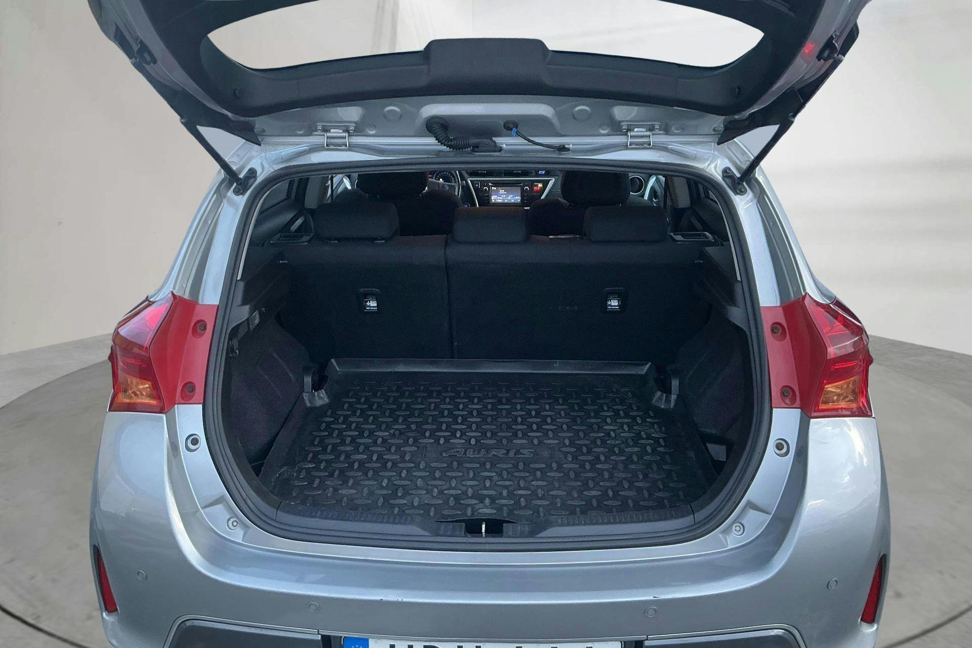 Vehicle Image 9