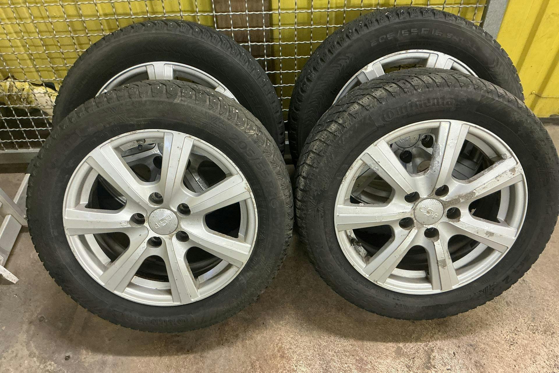 Vehicle Image 12