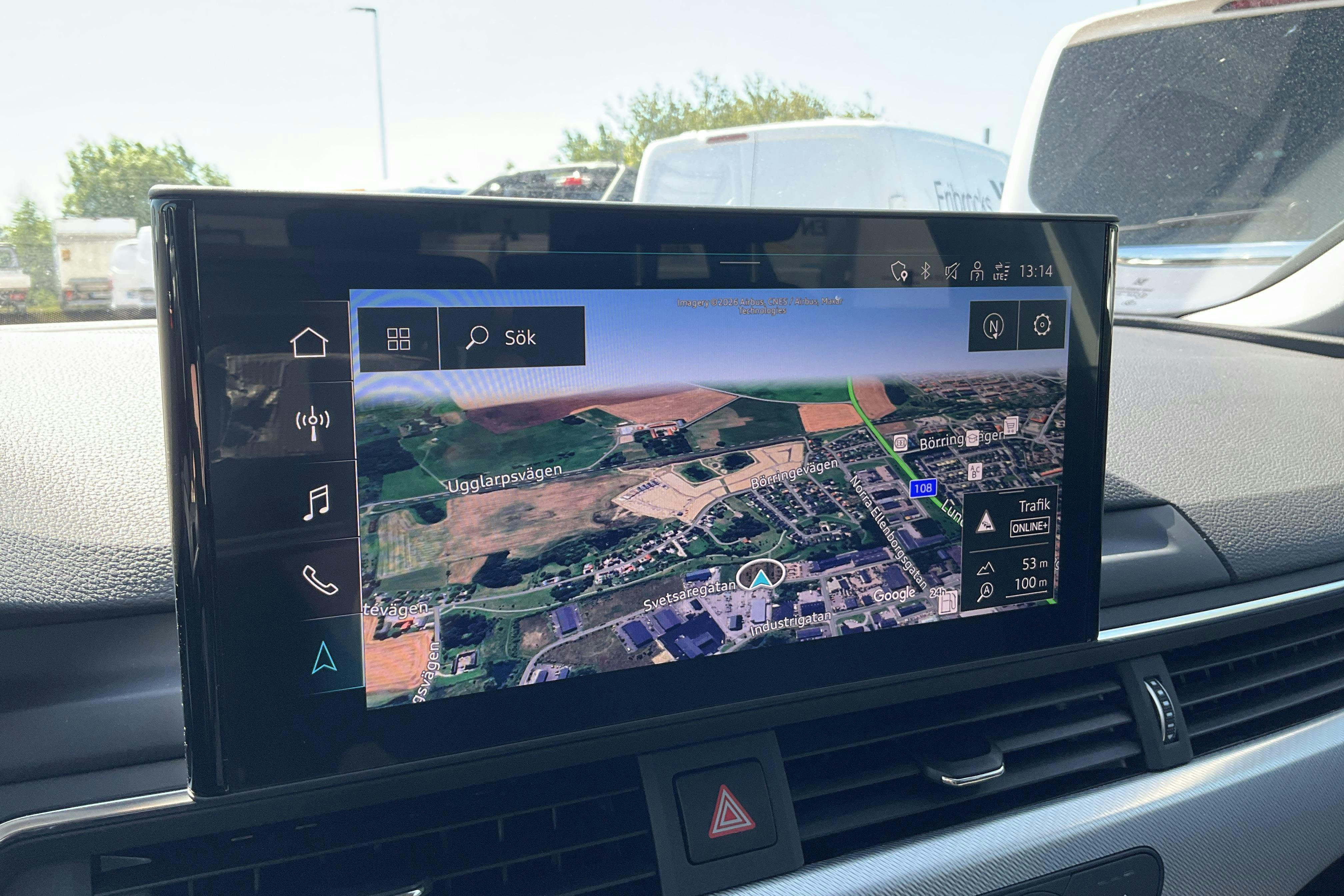 Vehicle Image 11