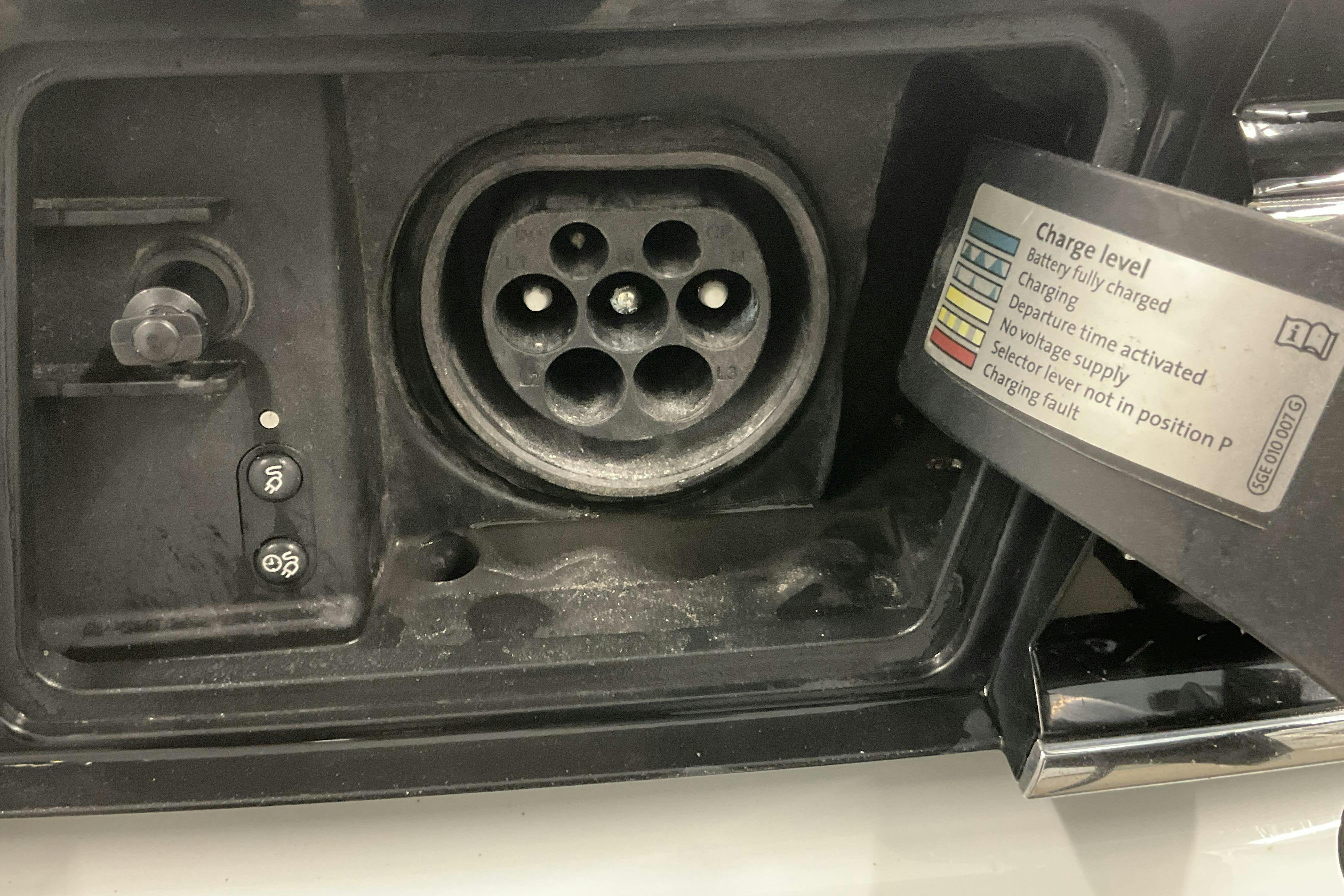 Vehicle Image 16