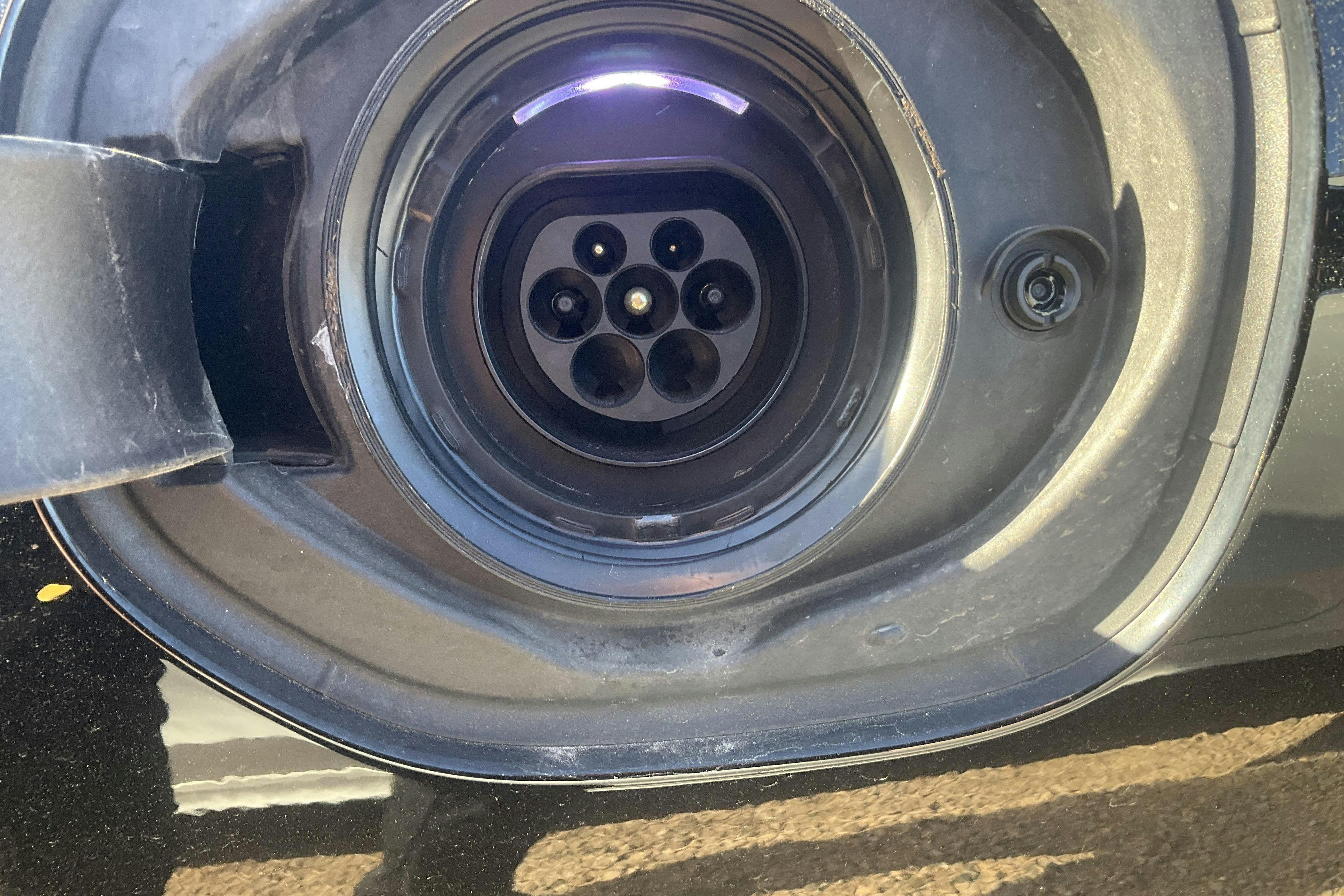 Vehicle Image 16