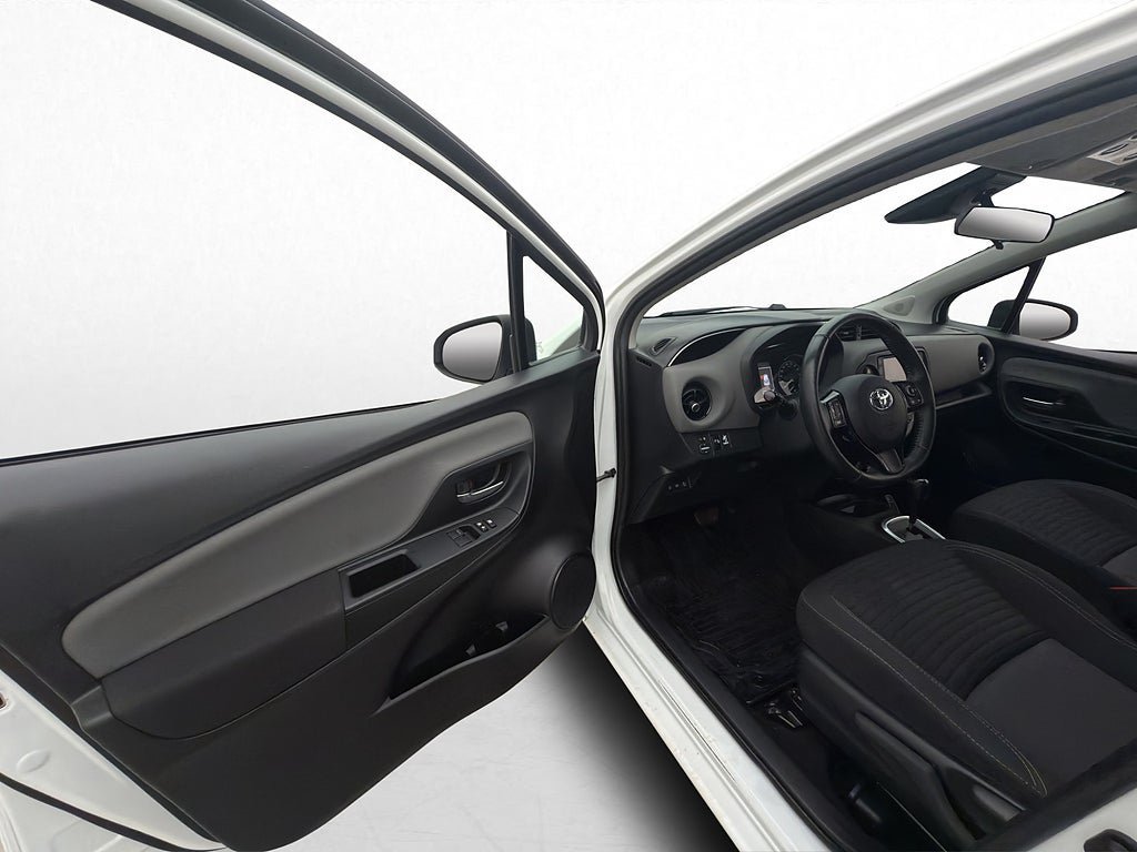 Vehicle Image 10