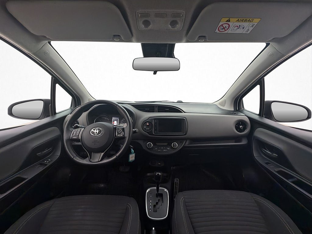 Vehicle Image 12