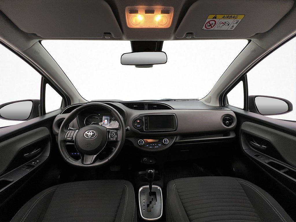 Vehicle Image 12