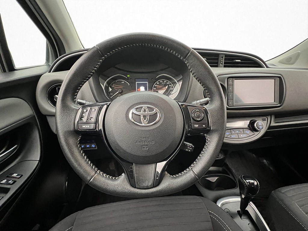 Vehicle Image 13