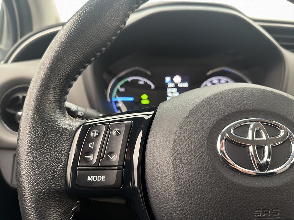 Vehicle Image 15