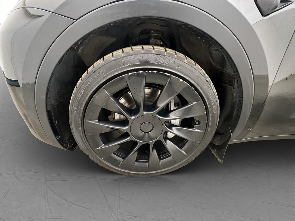 Vehicle Image 32