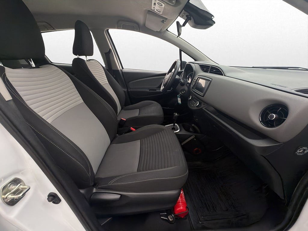 Vehicle Image 25