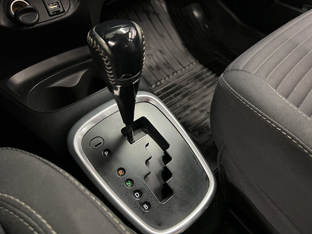 Vehicle Image 24