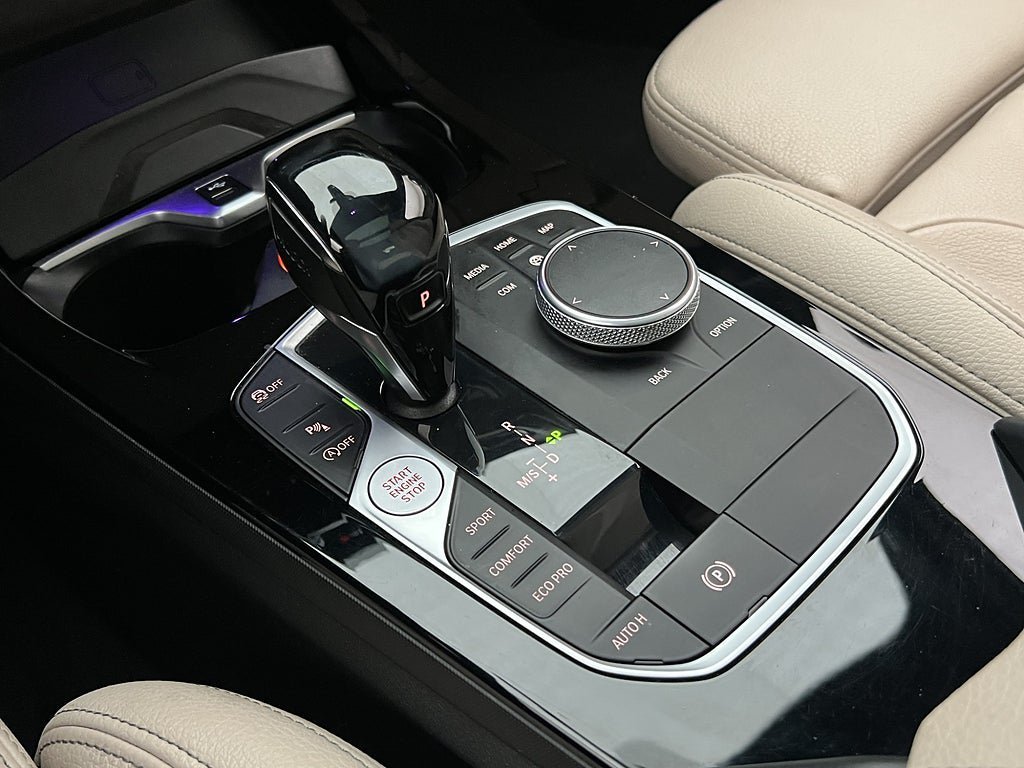 Vehicle Image 28