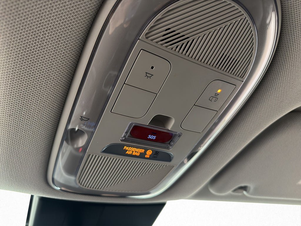 Vehicle Image 32